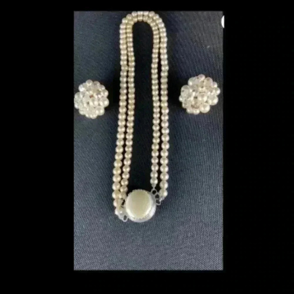 Vintage faux pearl pendant layered necklace - Picture 1 of 3